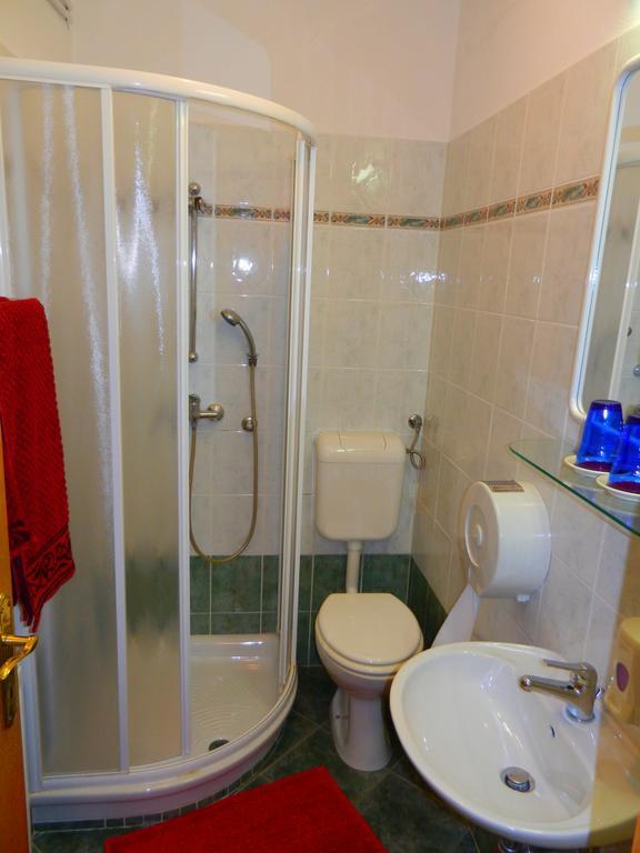 Gostilna Stara Posta Hotell Podkraj Exteriör bild