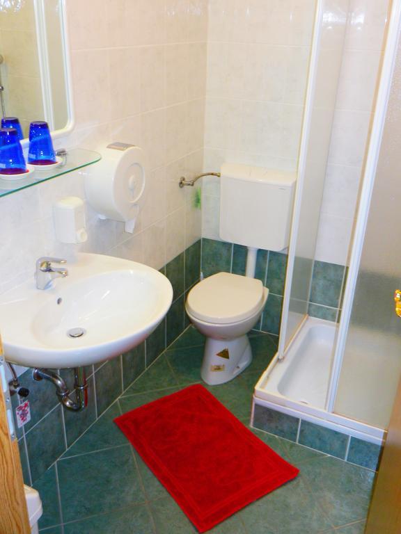 Gostilna Stara Posta Hotell Podkraj Exteriör bild